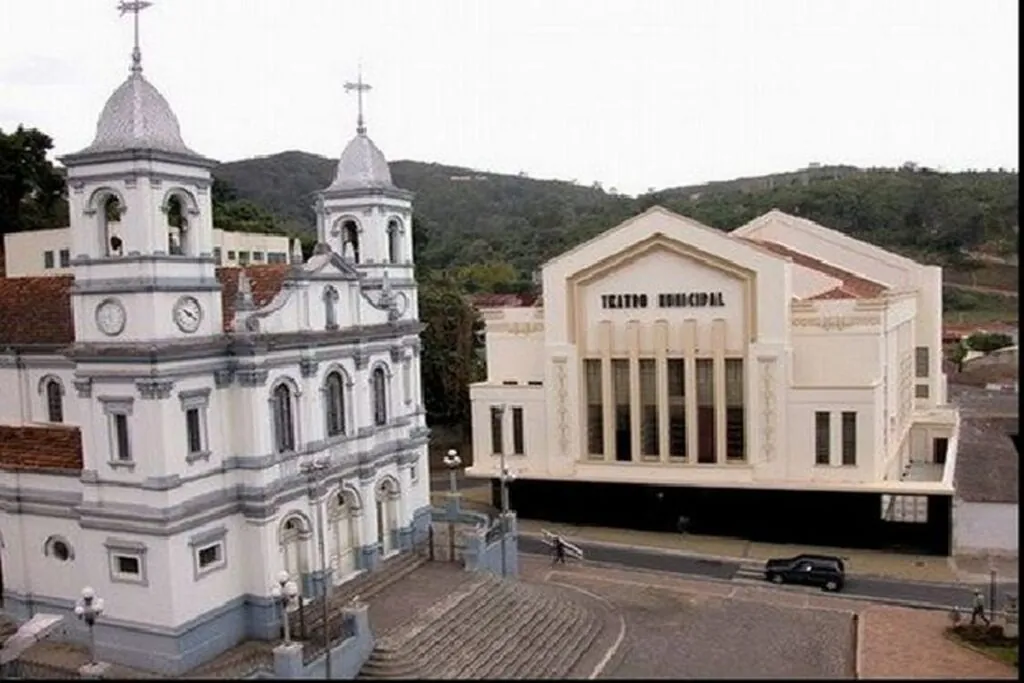 Empresa de Mudanças em Nova Lima: igreja e teatro do centro histórico da cidade